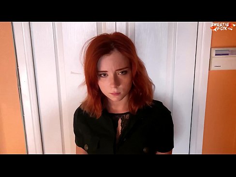 ❤️ Apsargs sodīja skaistu sievieti par zādzību veikalā - sperma mutē ☑ Super porno pie mums ❤